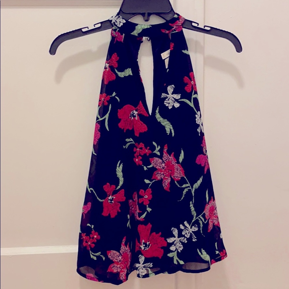 NWOT Keyhole Flowered Top